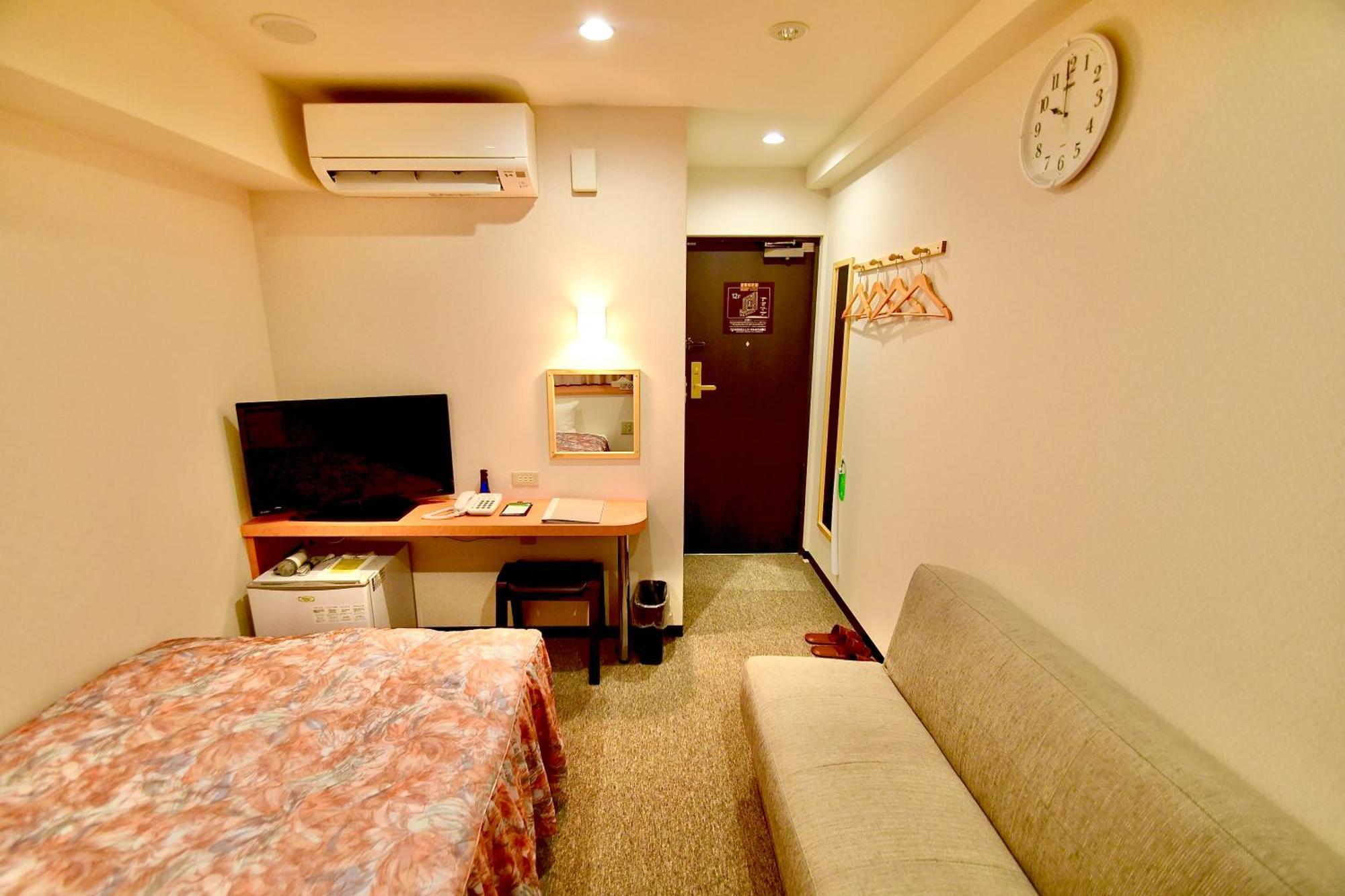 Himeji Ekimae Universal Hotel Minamiguchi Exterior photo