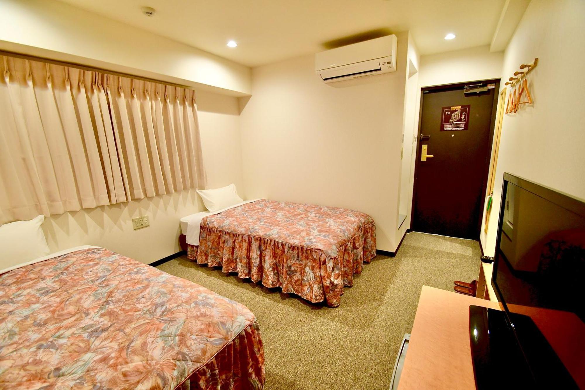 Himeji Ekimae Universal Hotel Minamiguchi Exterior photo