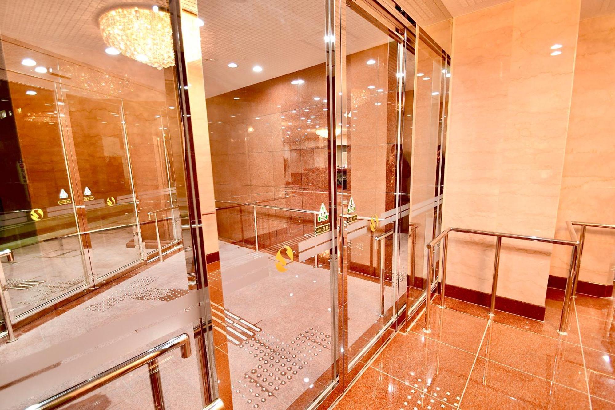 Himeji Ekimae Universal Hotel Minamiguchi Exterior photo