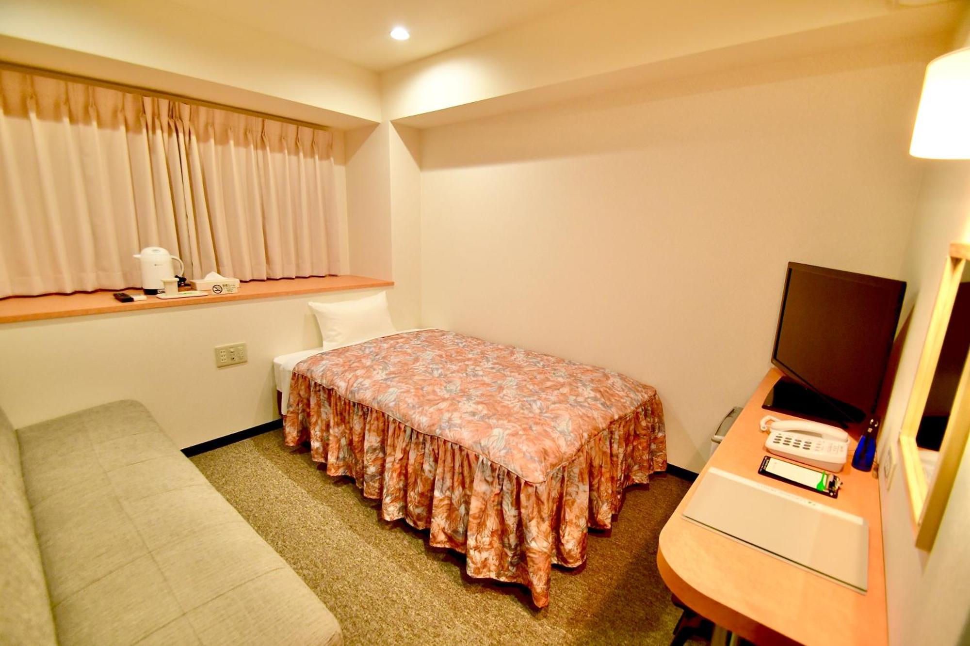 Himeji Ekimae Universal Hotel Minamiguchi Exterior photo